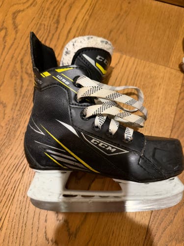 CCM Tacks 1092 Hockey Skates Regular Width 11 (Used)