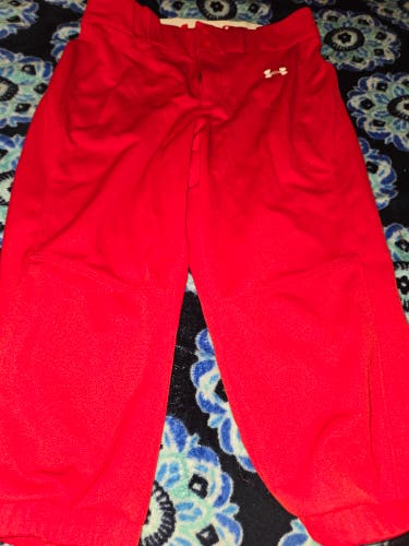 Red Small Women's Under Armour Belted Softball Pants (Used)