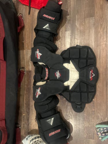 Senior Goalie Large Vaughn V 5500 Goalie Chest Protector (Used)
