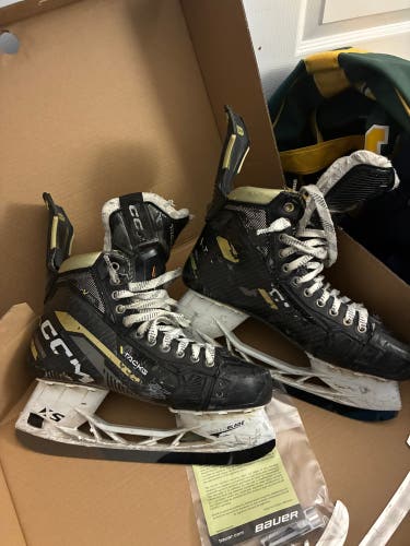 2022 CCM AS-V Pro Hockey Skates 10 with BlackSteel (Used)
