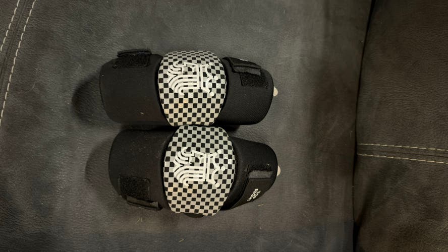 Youth medium Brine Arm Pads