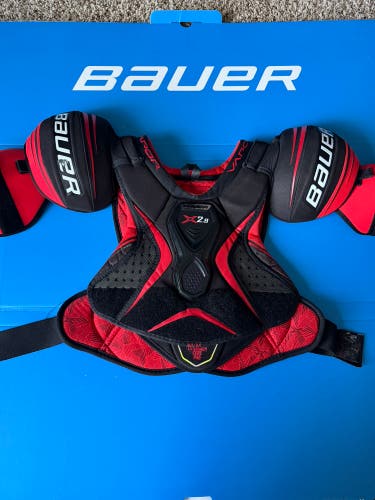 Medium Senior Bauer Vapor X2.9 Shoulder Pads (Used)