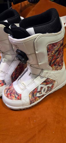 Women's Size M 8.0 (W 9.0) DC Scout BOA Snowboard Boots Medium Flex All Mountain (Used)