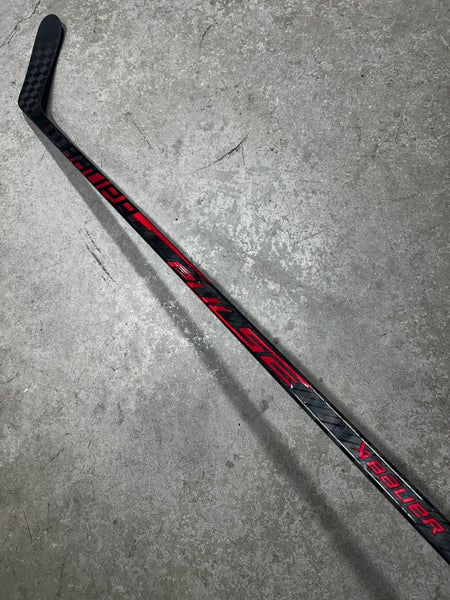65 Flex P28M Intermediate Bauer Pulse Right Hand Hockey Stick Pro Stock (Used)