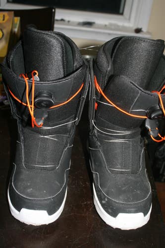 Size Men 10.0 Thirty Two Snowboard Boots Excellent Condition