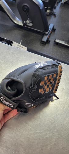 Used Rawlings 10.5 BB/SB Glove RH Throw None 10 1/2" 11497-C000162129