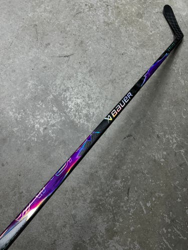 65 Flex P28 Senior Bauer Flylite Left Hand Hockey Stick Pro Stock (Used)