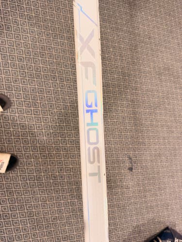 CCM Tacks XF Ghost Hockey Stick - Junior 40 Flex P28 - Right