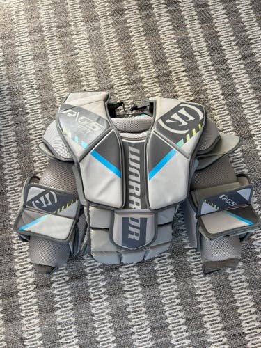 Medium 2020 Warrior Ritual G5 Goalie Chest Protector (Used)