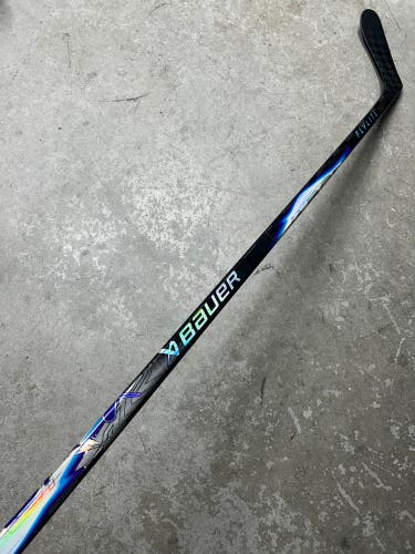 77 Flex P28 Senior Bauer Flylite Left Hand Hockey Stick Pro Stock (Used)