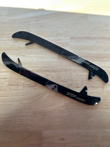 263mm Step Black Steel (Fits CCM Speedblade XS Holder) Chicago Blackhawks Pro Stock (Used)