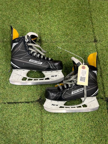 Junior Bauer Supreme S150 Hockey Skates Regular Width Size 3 (Used)