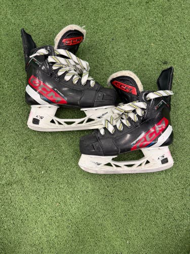 CCM JetSpeed FT670 Hockey Skates | Size 2.5 Regular