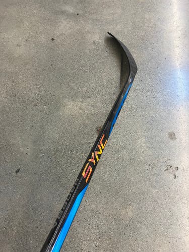 Junior Bauer Nexus Sync Hockey Stick Right Handed P28 40 Flex (Used)
