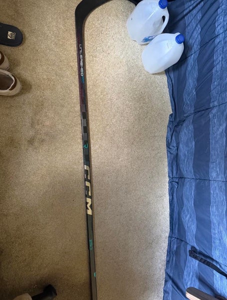 Senior CCM Ribcor Trigger Unleashed Pro Right Handed Hockey Stick P29 70 Flex (New)