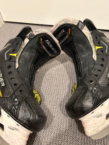 2022 Bauer Supreme M5 Pro Hockey Skates Regular Width Size 3.5 (Used) + 230mm Extra Steel w storage