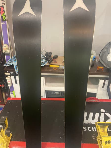 Atomic Redster G9 159 cm Racing Skis With Bindings Max Din 10