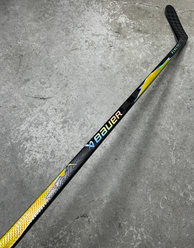70 Flex P28M Senior Bauer Flylite Left Hand Hockey Stick Pro Stock (Used)