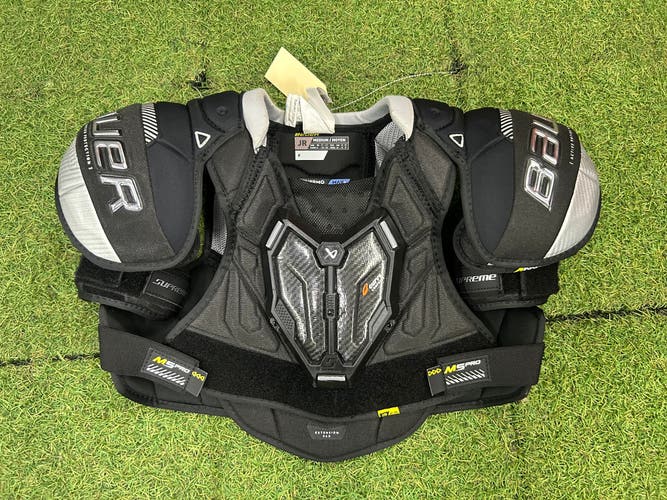 Junior Medium Bauer Supreme M5 Pro Shoulder Pads (Used)