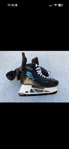 True SVH Custom Hockey Skates Pro Stock 8 (Used)