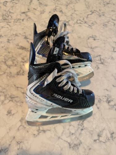 2025 Bauer Vapor Flylite Hockey Skates 10 (Used)