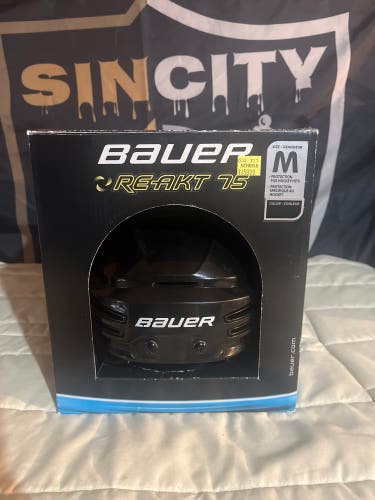 Medium Bauer Re-Akt 75 Helmet (Used)