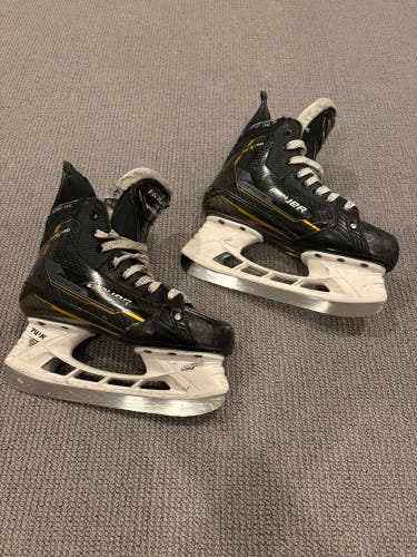 2022 Bauer Supreme M5 Pro Hockey Skates Size 4.5 (Used) + Superfeet