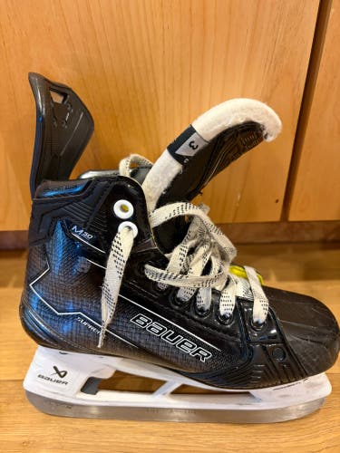 2024 Bauer Supreme M50 Pro Hockey Skates Regular Width Size 3 (Used)