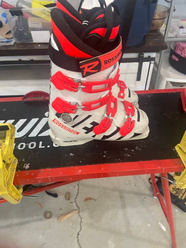 Mondo 24 & 24.5 Rossignol Hero World Cup 70 Ski Boots Soft Flex (Used)