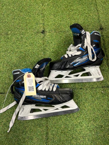 Junior Bauer GSX Hockey Goalie Skates Regular Width Size 3 (Used)