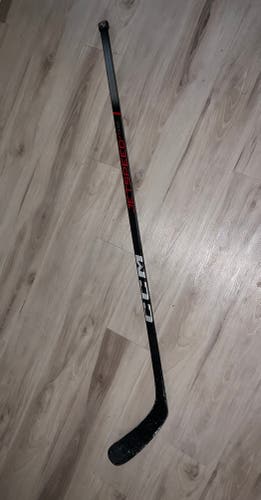 Intermediate CCM JetSpeed FT660 Right Handed Hockey Stick P29 65 Flex (Used)