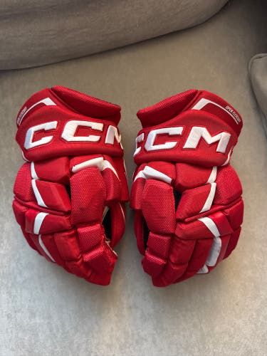 CCM JetSpeed FT6 Pro Gloves 13" (Used)