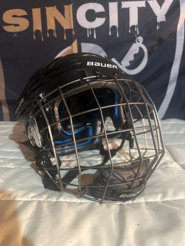 Medium Bauer 7500 Helmet (Used)