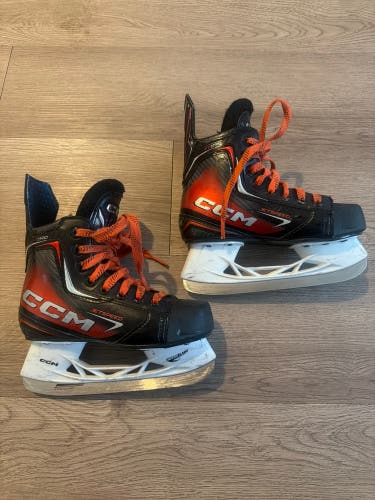 2025 CCM JetSpeed FT890 Hockey Skates Regular Width 12.5 (Used)
