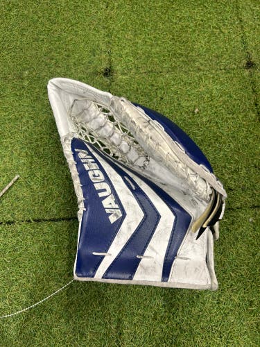 Junior Vaughn Ventus SLR2 ST Regular Goalie Glove (Used)