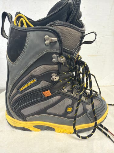 Unisex Size M 12.0 (W 13.0) DC Snowboard Boots All Mountain (Used)