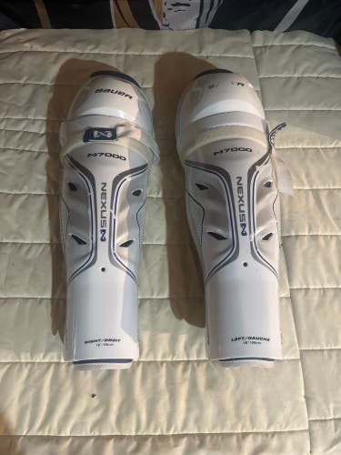 Senior Bauer Nexus N7000 17" Shin Pads (Used)