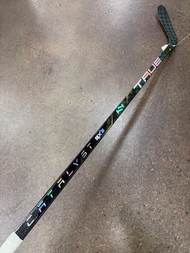 Senior True Catalyst 9x3 Hockey Stick Left Hand T28 85 Flex (Used)