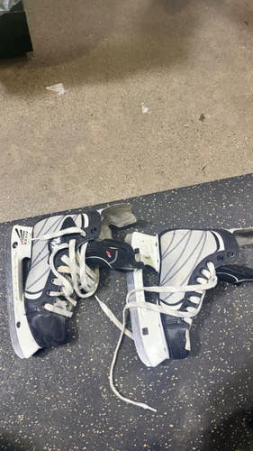 Mission Used Junior Size 3.5 Hockey Skates