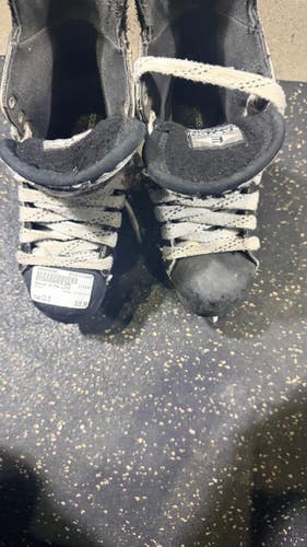 Used Easton ULTRA LITE Intermediate Hockey Skate Intermediate 3.5 11605-S000208360