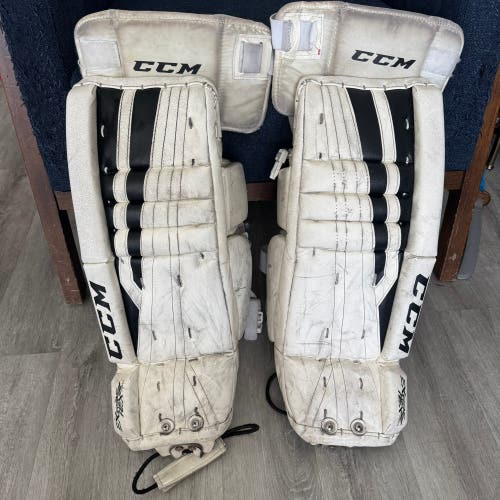 22" CCM Extreme Flex 760 Goalie Leg Pads (Used)
