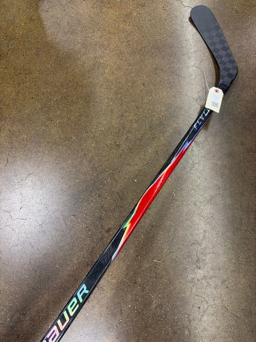 Junior Bauer Vapor Flylite Hockey Stick Left Hand P92 40 Flex (Used)