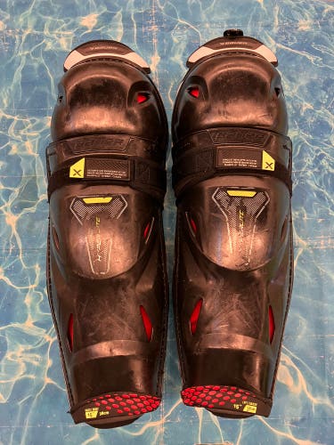 Senior Bauer Vapor Hyperlite Shin Pads 15" (Used)