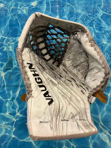 Senior Vaughn SLR3 Goalie Glove | Regular (Used)