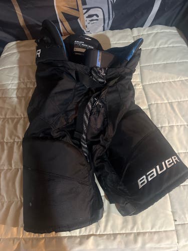 Intermediate Medium Bauer HP Perf Hockey Pants (Used)