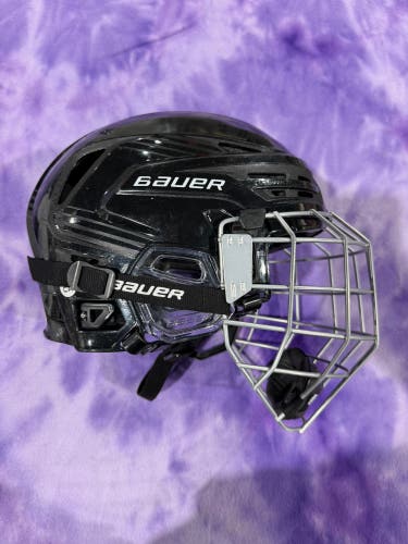 Black Medium Bauer Re-Akt 85 Helmet (Used)
