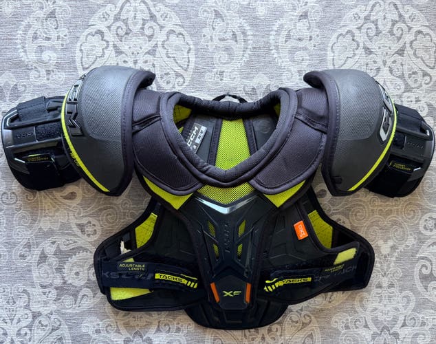 Medium Junior CCM Tacks XF Shoulder Pads (Used)