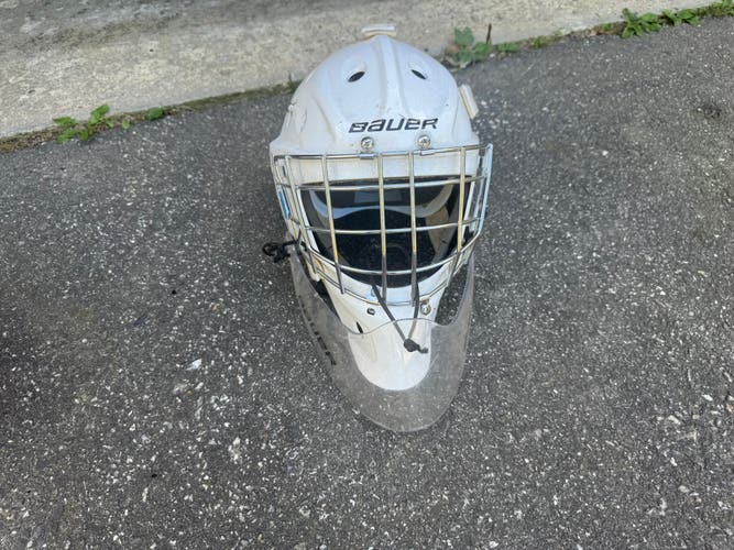 Medium Bauer 930 Goalie Mask (Used)