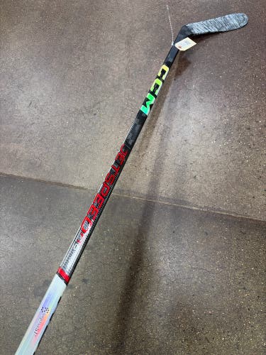 Junior CCM JetSpeed FT6 Pro Hockey Stick Right Handed P28 50 Flex (Used)