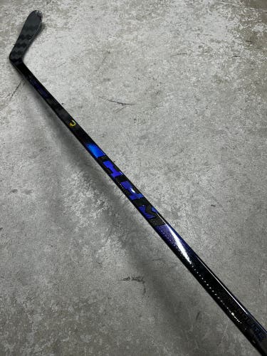 75 Flex P28 Senior CCM Trigger 10 Pro Right hand Hockey Stick (New) Pro Stock